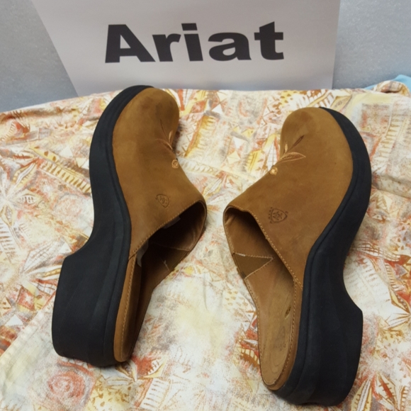 Women's Ariat LIKE NEW leather mules 9.5 - Picture 6 of 10